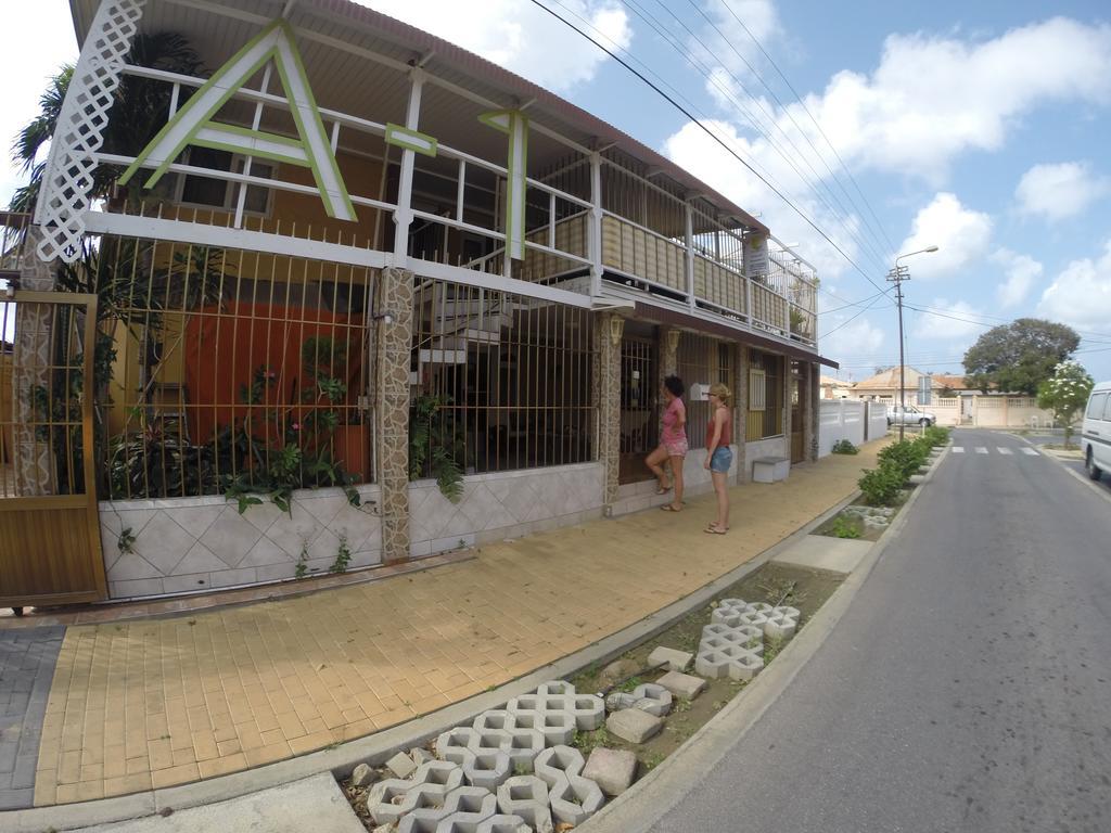 A1 Apartments Aruba Oranjestad Eksteriør bilde
